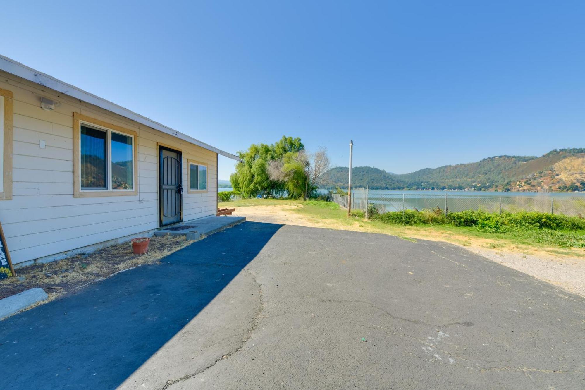 Appartement End Unit With Clear Lake Access In Norcal! à Clearlake Extérieur photo