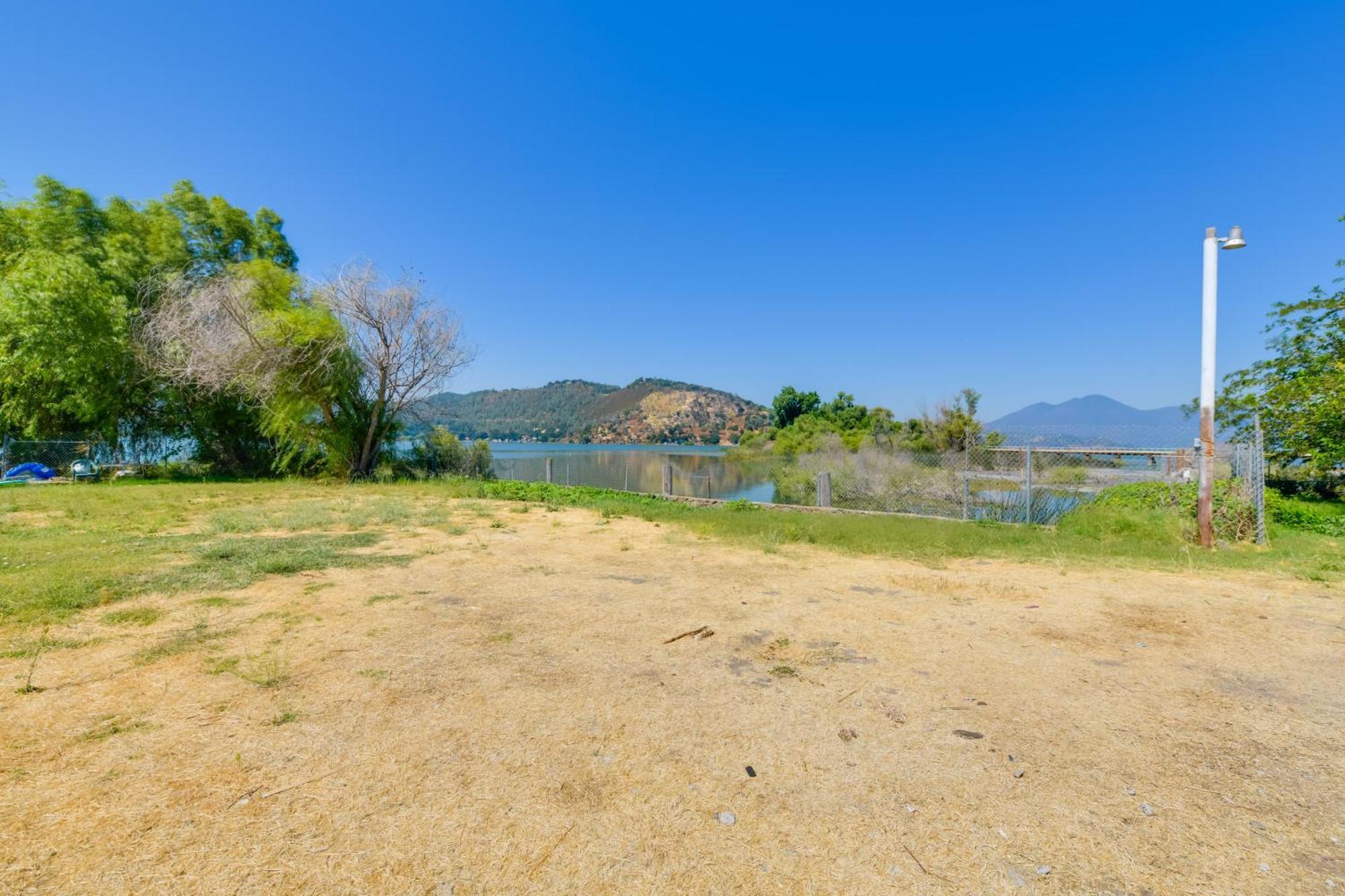 Appartement End Unit With Clear Lake Access In Norcal! à Clearlake Extérieur photo